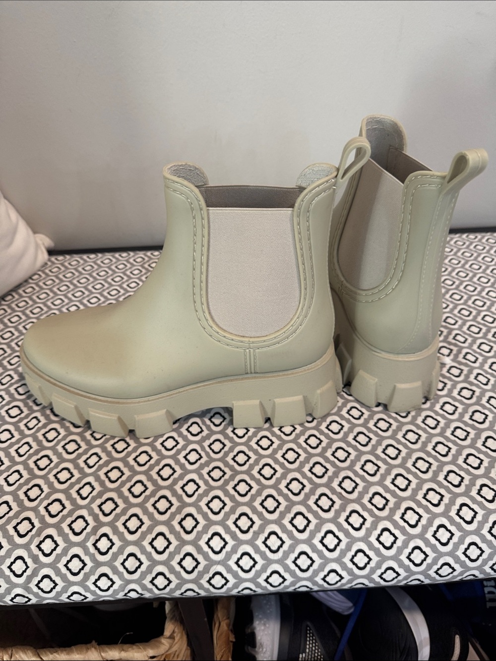 Women’s, Jeffrey Campbell Chelsea Ankle Boots in Cream